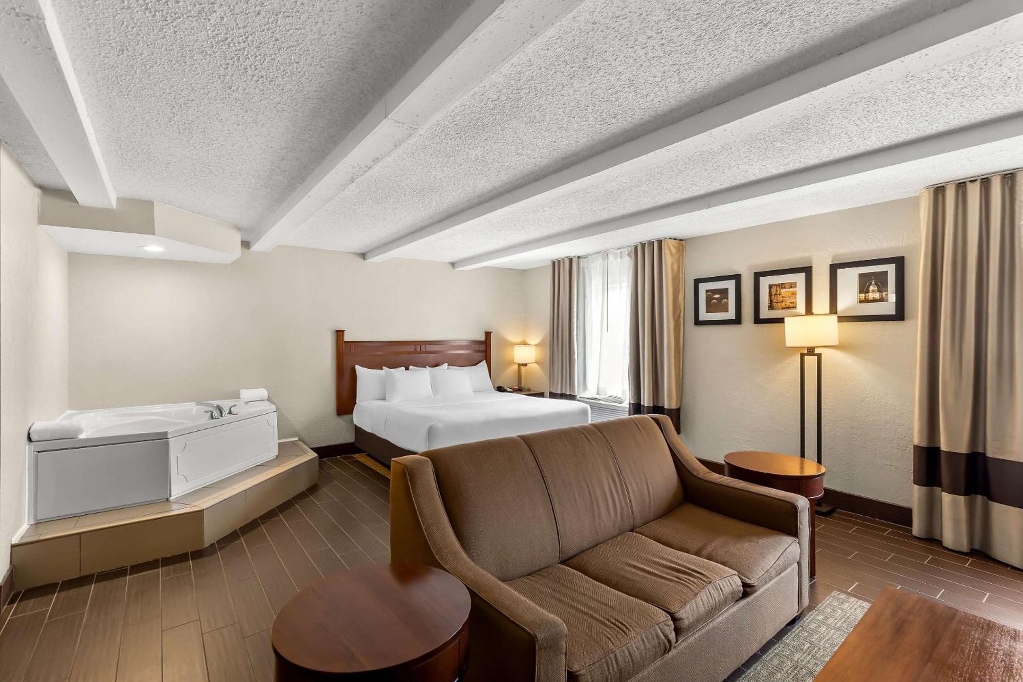 Comfort Inn St Louis - Westport Event Center Maryland Heights Bagian luar foto
