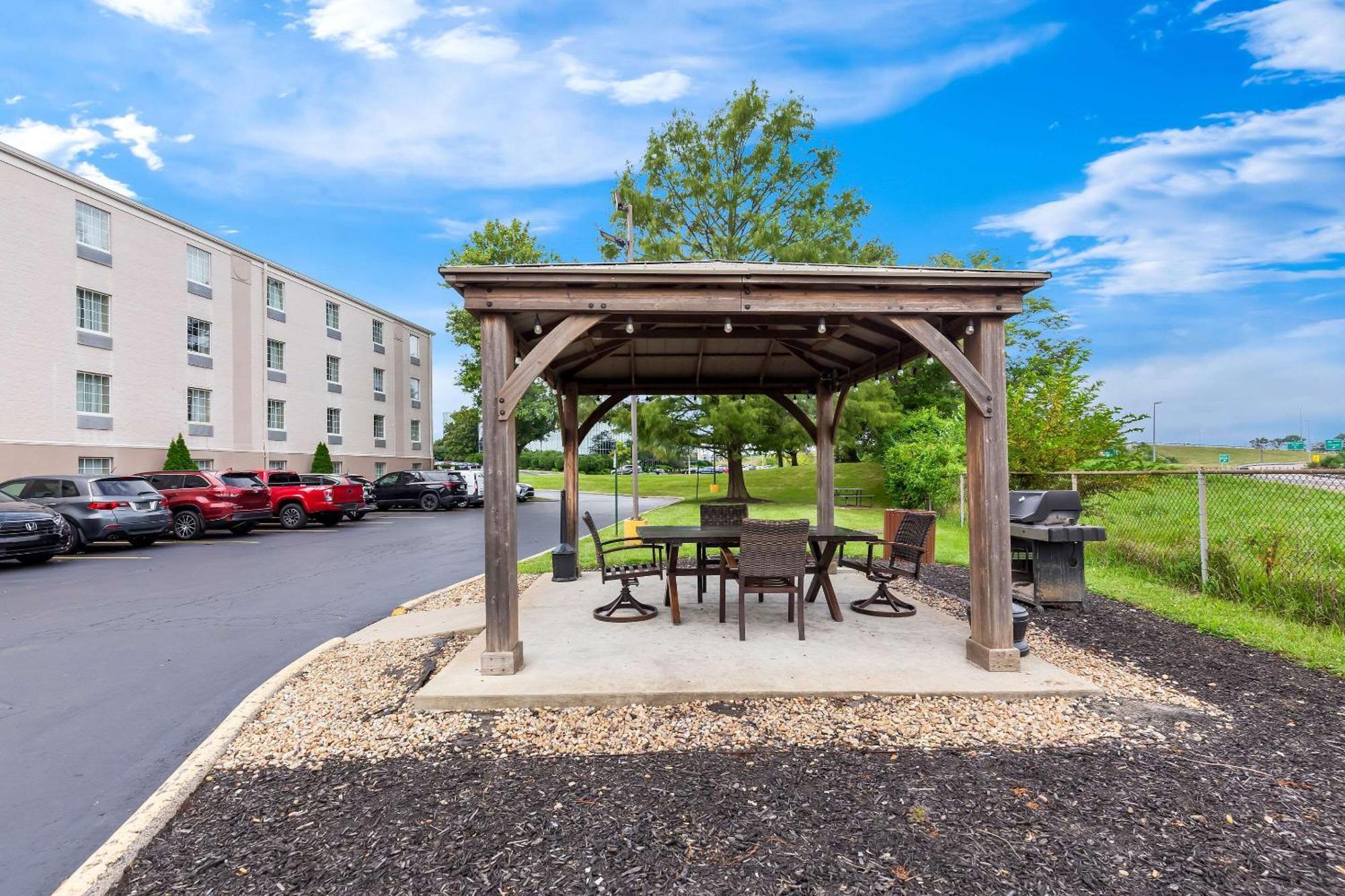 Comfort Inn St Louis - Westport Event Center Maryland Heights Bagian luar foto